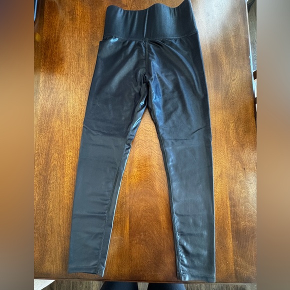 Carbon38 7/8 Legging in Takara Shine/Liquid/Faux Leather - Picture 4 of 7